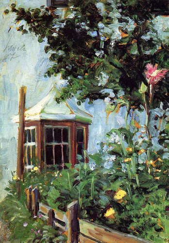 Casa com janela saliente no jardim - Replicarte
